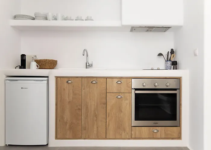 Archon Seaside Retreat 4* Pláka