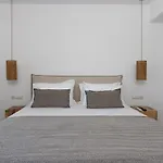 Archon Seaside Retreat מלון דירות Pláka