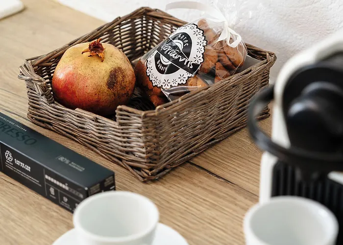 Archon Seaside Retreat מלון דירות 4*